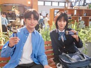 「ブルボン 濃厚チョコブラウニー」の新テレビCM「キミへのエール」編のメイキングカット。
