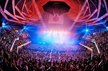 マカロニえんぴつ「TRIP INSIDE ～Osaka-Jo Hall & Nippon Budokan～」ツアーファイナルの様子。（撮影：浜野カズシ）