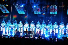 マカロニえんぴつ「TRIP INSIDE ～Osaka-Jo Hall & Nippon Budokan～」ツアーファイナルより「メレンゲ」の様子。（撮影：浜野カズシ）