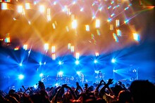 マカロニえんぴつ「TRIP INSIDE ～Osaka-Jo Hall & Nippon Budokan～」ツアーファイナルの様子。（撮影：浜野カズシ）