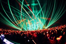 「DUSTCELL TOUR 2024『光』」の様子。（撮影：日吉“JP”純平）