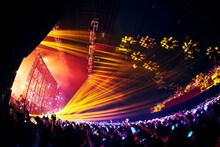 「DUSTCELL TOUR 2024『光』」の様子。（撮影：日吉“JP”純平）