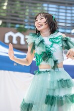 安本彩花