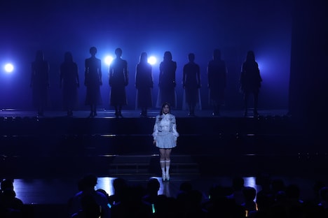 斉藤真木子のソロステージの様子。(c)2024 Zest, Inc.