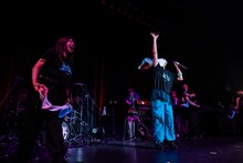 タオルが取れない柏木ひなた。