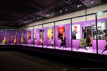 「PSYCHOVISION hide MUSEUM Since 2000」大阪会場の様子。