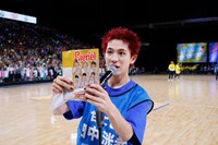 Lienelカレーを借りてきた田中洸希（SUPER★DRAGON）。