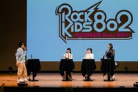 落合健太郎とPerfume。（写真提供：FM802、撮影：ハヤシマコ）