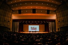 「ROCK KIDS 802 -OCHIKEN Goes ON!!-  武庫川女子大学 MY REQUEST Perfume 公開収録～Next To You 3周年だってさ～」の様子。（写真提供：FM802、撮影：ハヤシマコ）