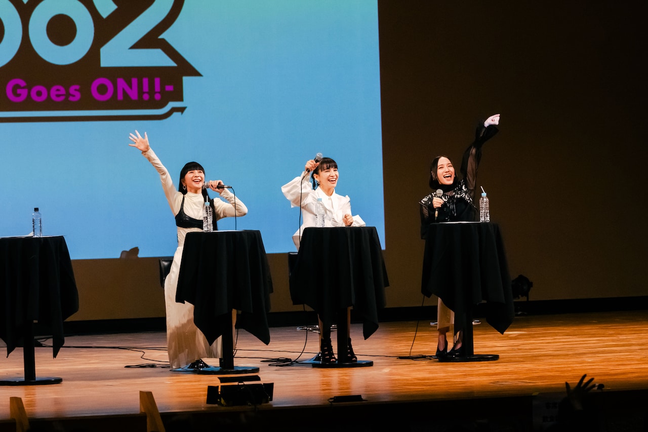 Perfumeが2000人の前でラジオ公開収録、ドジっ子エピソードから