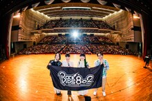 Perfumeと落合健太郎。（写真提供：FM802、撮影：ハヤシマコ）