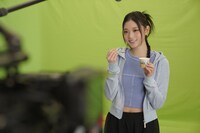 HAERINのビハインド映像より。