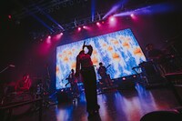 「ダイヤモンドゴリラダイバー」10月10日公演の様子。（Photo by Daiki Miura）