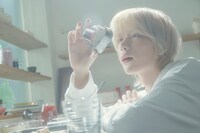 BEOMGYU。「The Star Chapter: SANCTUARY」の「ANGEL」バージョンのコンセプトフォトより。 (P)&(C) BIGHIT MUSIC