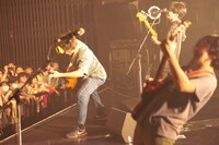 家主のライブの様子。（撮影：今井駿介）