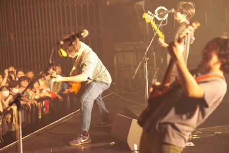 家主のライブの様子。（撮影：今井駿介）