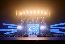 超特急のライブの様子。