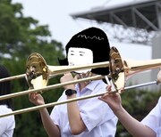 トロンボーンの練習に励む長女Mさん。