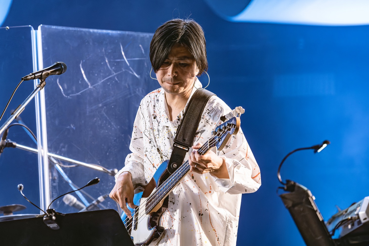 佐藤征史（B / くるり）（撮影：井上嘉和）
