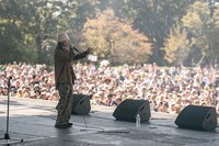 マイク1本で観客を圧倒したSHOW-GO。（撮影：井上嘉和）