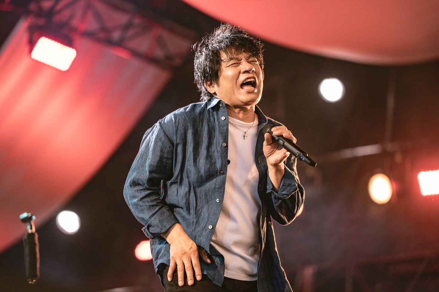 ヒット曲の数々を“魂”で歌い上げたASKA。（撮影：井上嘉和）