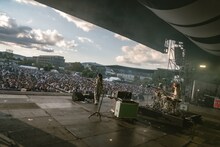 羊文学のライブの様子。（撮影：井上嘉和）