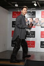 入場する三山凌輝。