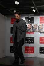 退場する三山凌輝。