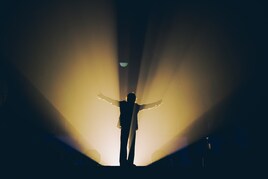 なとり、初のホールワンマンで見せた新たな“劇場”