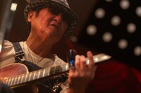 内田勘太郎（G）（撮影：柴田恵理）