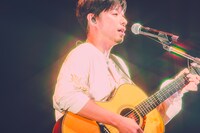 吉田結威（G, Vo）（撮影：白石達也）