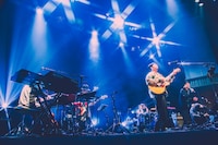 「吉田山田15周年記念 大感謝祭 2Days」2日目の様子。（撮影：白石達也）