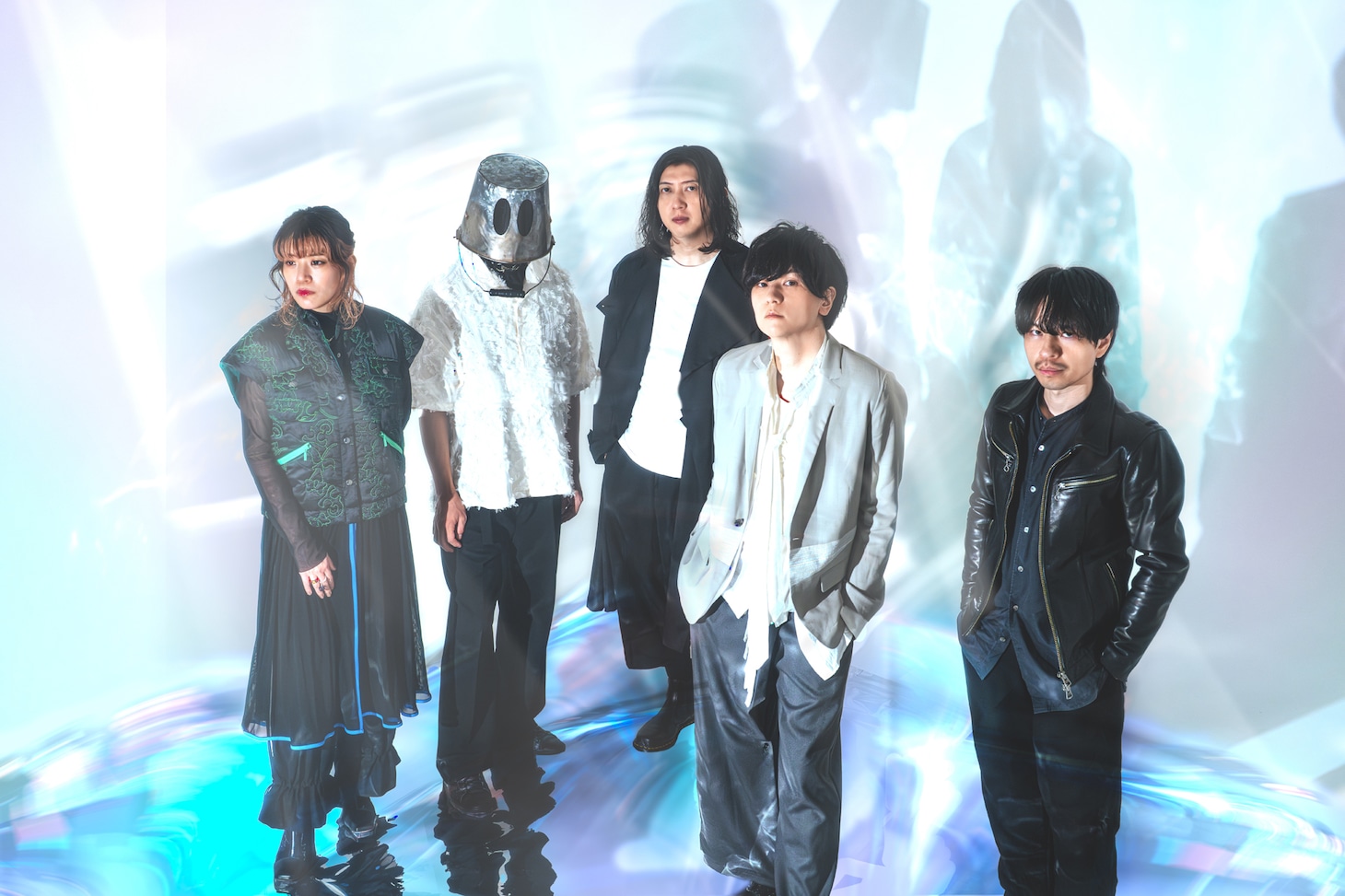 BIGMAMA。右から2番目が金井政人。