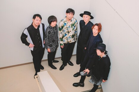 吉田山田と2日目のバンドメンバー。（撮影：白石達也）