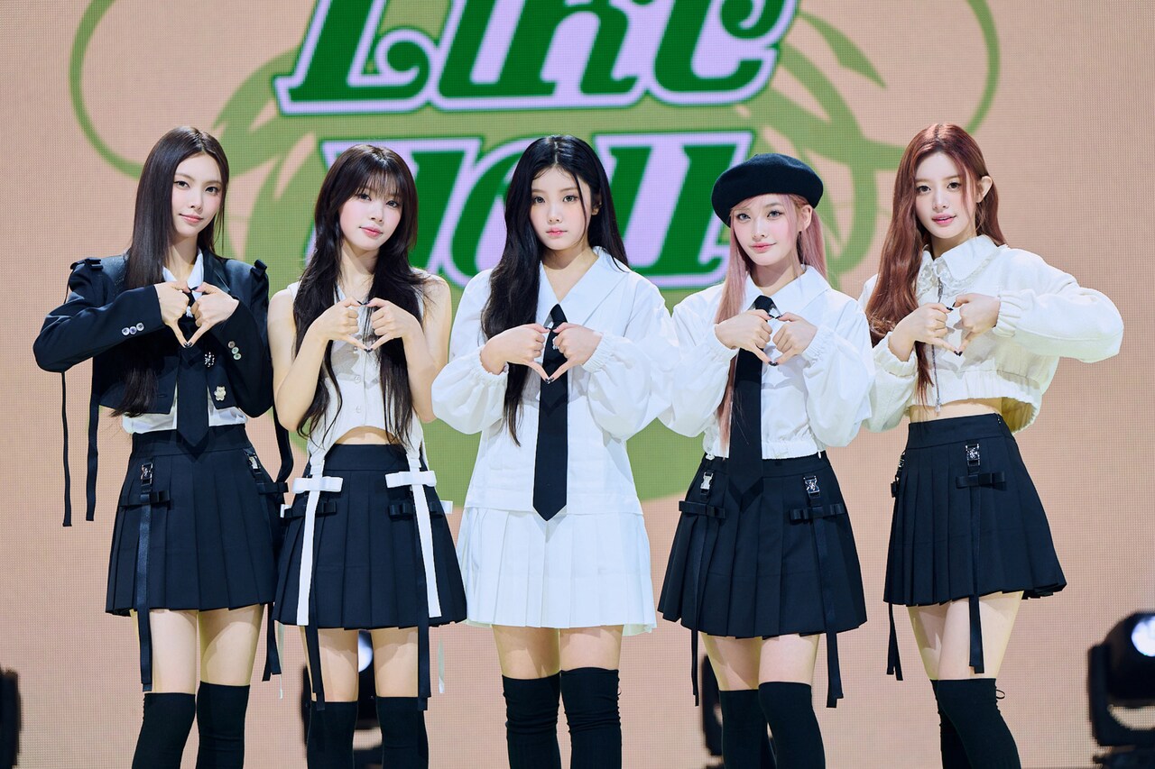 ILLIT_2ndmini_showcase_06.jpg?