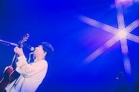 吉田結威（G, Vo）（撮影：白石達也）