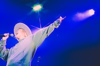 山田義孝（Vo）（撮影：白石達也）