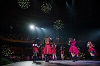 MARUKADO日本武道館フリーライブ「100年のイントロ」の様子。