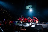 MARUKADO日本武道館フリーライブ「100年のイントロ」の様子。