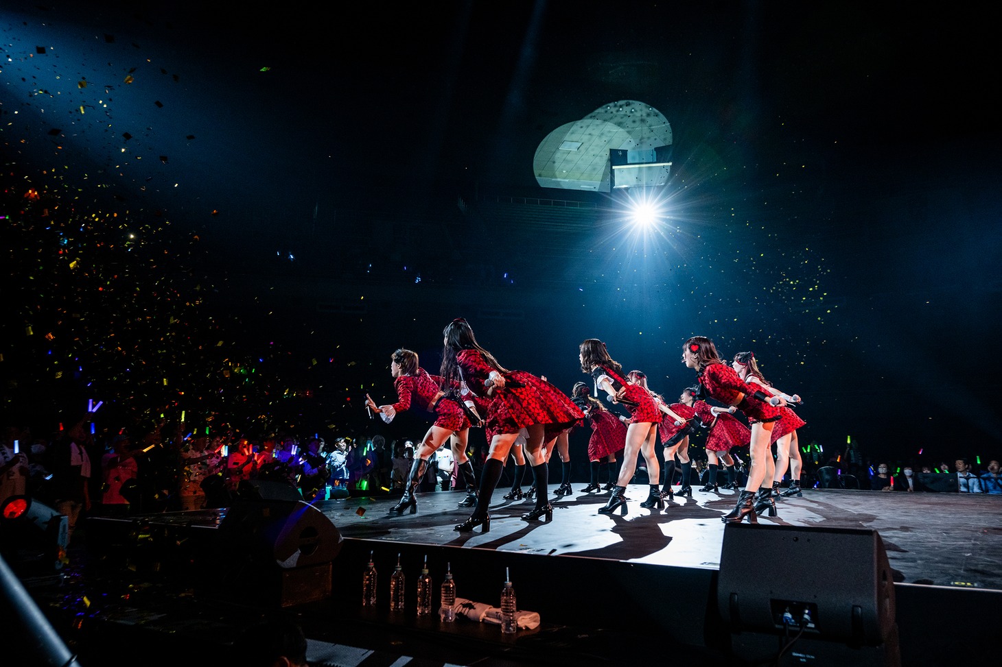 MARUKADO日本武道館フリーライブ「100年のイントロ」の様子。
