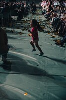 MARUKADO日本武道館フリーライブ「100年のイントロ」の様子。