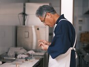 徳島の和菓子店「菓遊 茜庵」の松村英二氏。