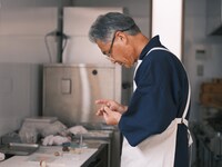 徳島の和菓子店「菓遊 茜庵」の松村英二氏。