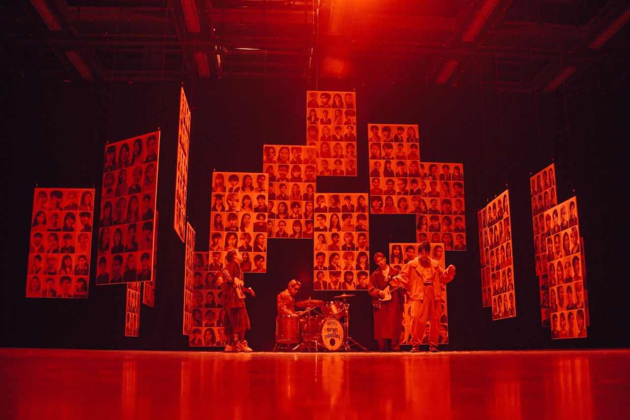 バニラズ牧が鉄仮面に興味津々、セイヤは顔写真に恐怖