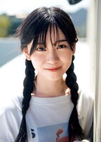 「週刊少年マガジン」47号より山下瞳月（櫻坂46）。（撮影：HIROKAZU）