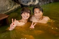 「民王UR（たみおううら）」に出演している大橋和也（左）、金田明夫（右）。(c)inspired by 「民王」池井戸潤 / テレビ朝日