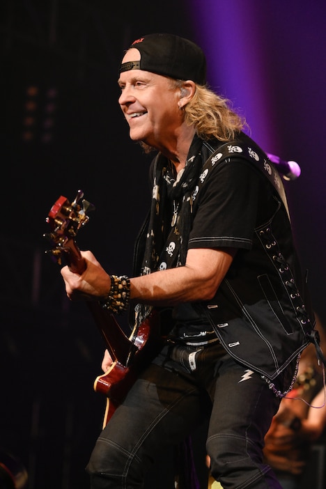 ジャック・ブレイズ(B, Vo)