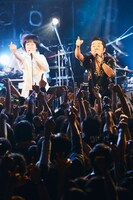 鈴木圭介（フラワーカンパニーズ）と増子直純（怒髪天）。（撮影：新保勇樹）