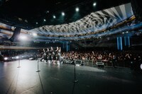 新しい学校のリーダーズのライブの様子。（Photo by Lindsey Blane）