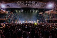 新しい学校のリーダーズのライブの様子。（Photo by Lindsey Blane）